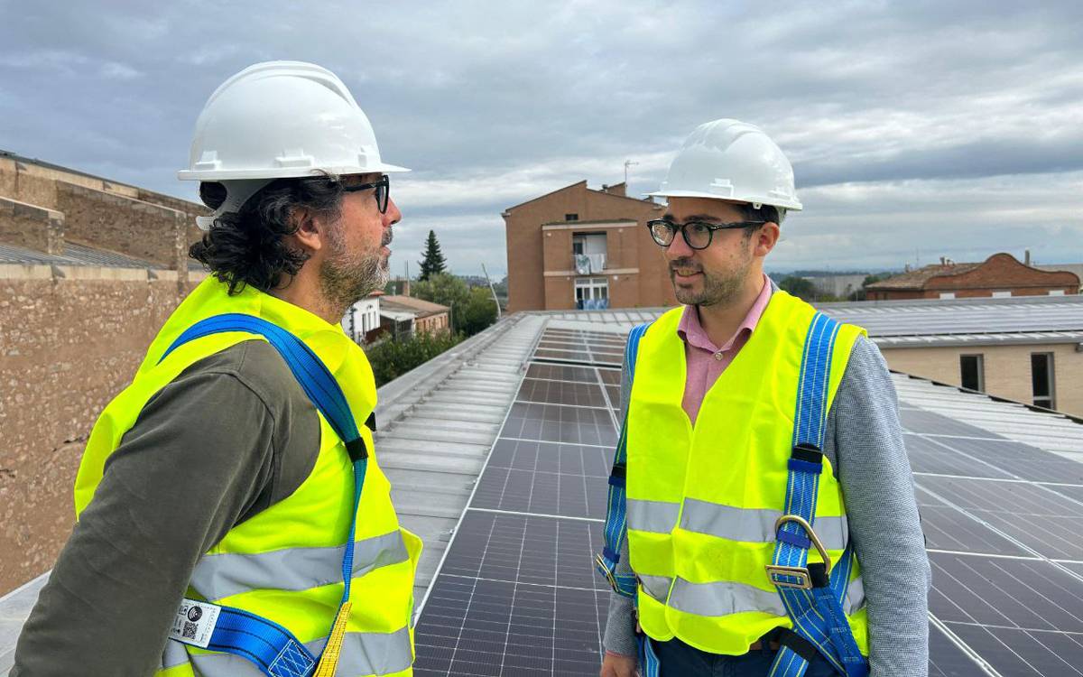 L'Energètica visita la instal·lació de plaques solars de l'Institut d'Auro de Santpedor