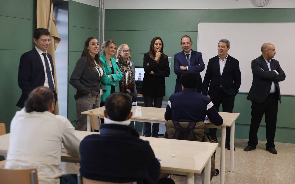 Uns 800 alumnes cursen estudis al Centre de Formació d'Adults Carme Karr a la presó de Lledoners