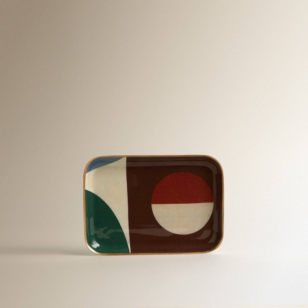 Es pot combinar amb la resta de la col·lecció. Molt decorativa, està feta de ferro i amb una gamma de diversos colors - 