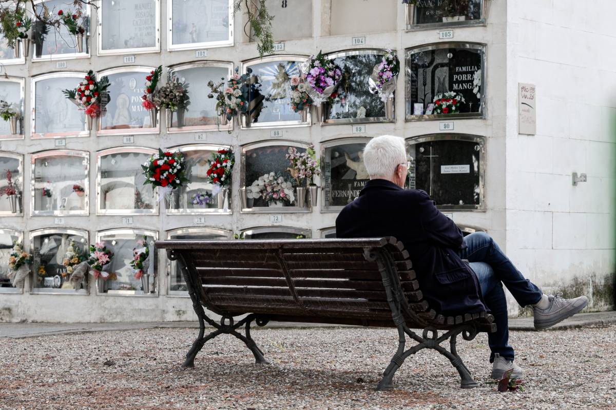 Record dels difunts a Terrassa pel dia de Tots Sants - Lluís Clotet Record dels difunts a Terrassa pel dia de Tots Sants