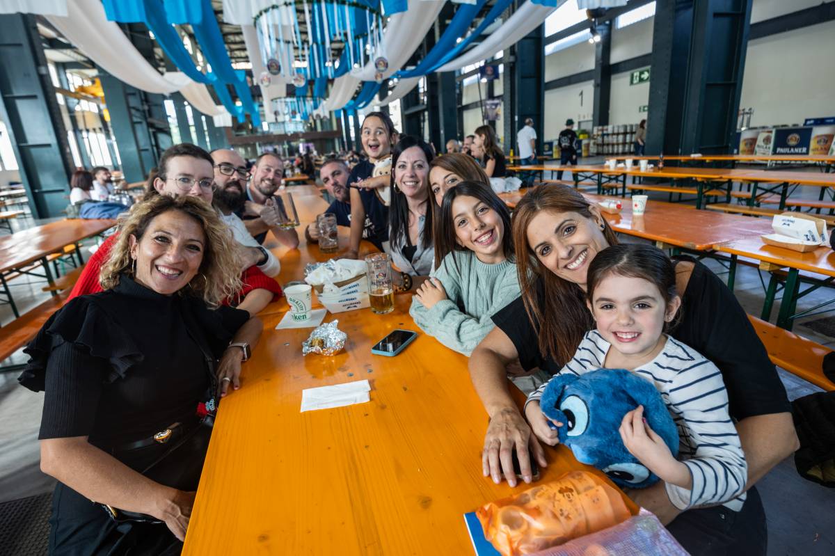 Ramon Martí ha vingut amb un grup de familiars i amics - JUANMA PELÁEZ