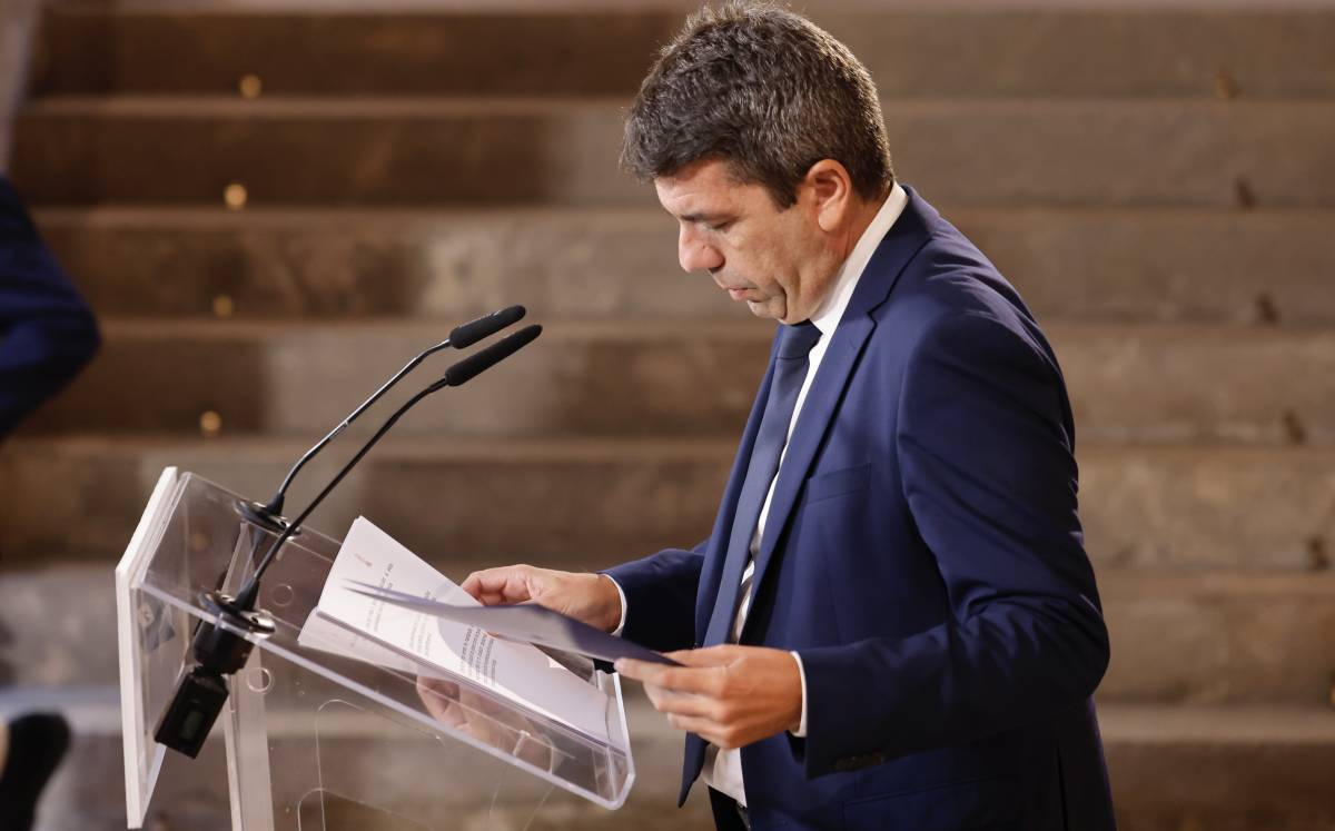 Mazón se'n va sense eleccions i fent-se la víctima