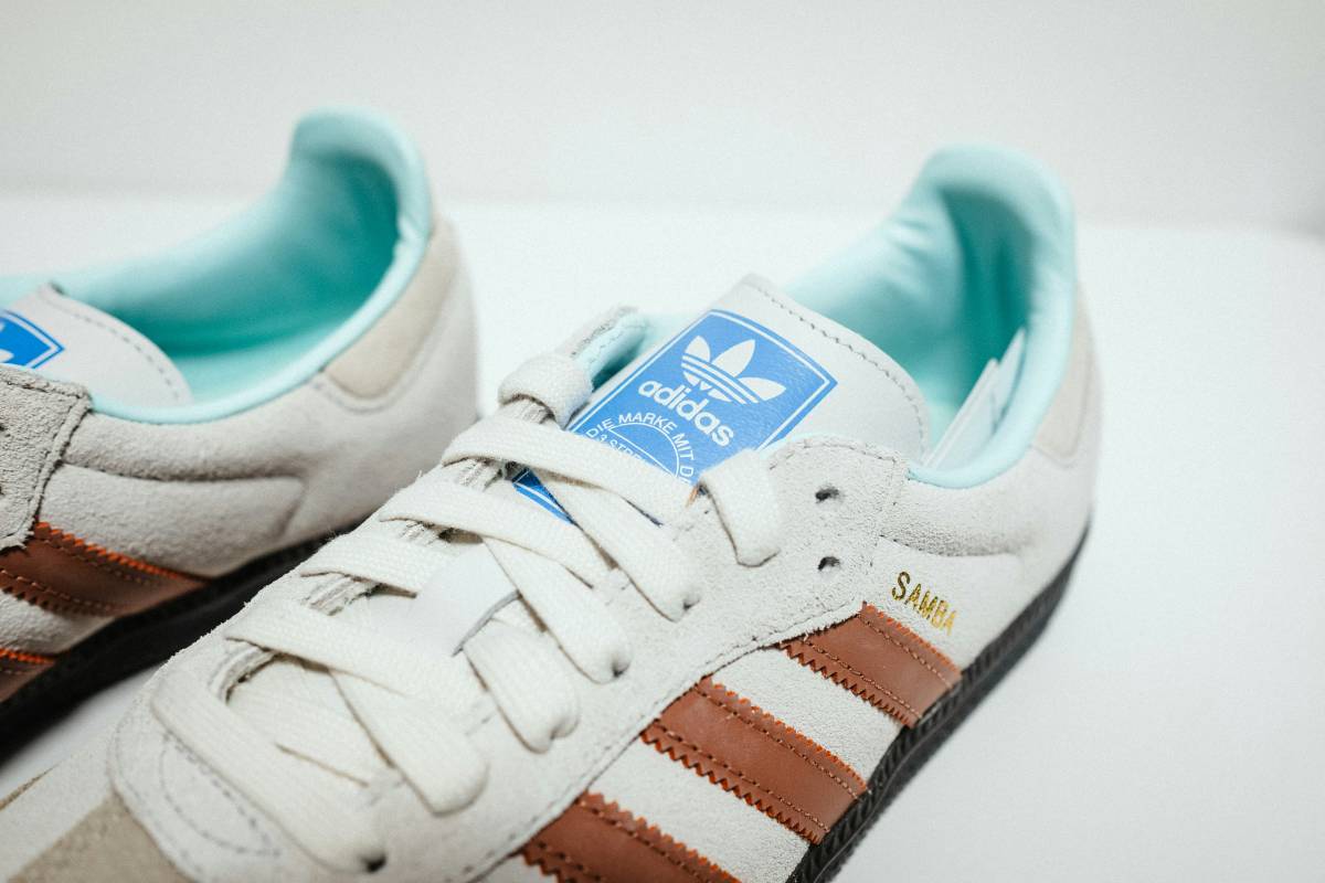 Quina utilitat té el forat de les vambes que ningú fa servir?