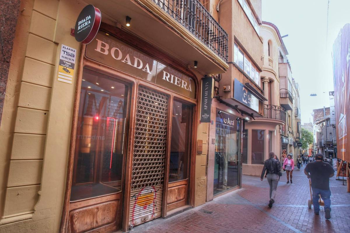 Vaka Burger tanca sis mesos després de la seva obertura