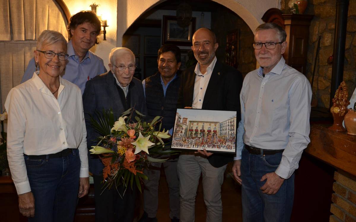 L'Ajuntament de Manresa felicita Lluís Grifell pels seus 100 anys, una vida plena de cultura i memòria