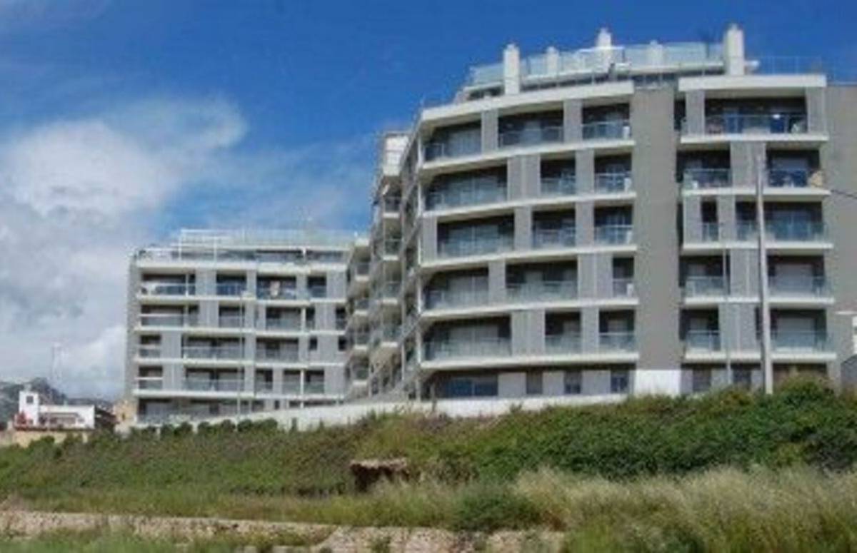 La Ràpita concerta un aval de 8 milions per afrontar les possibles responsabilitats de l'edifici Arriaz