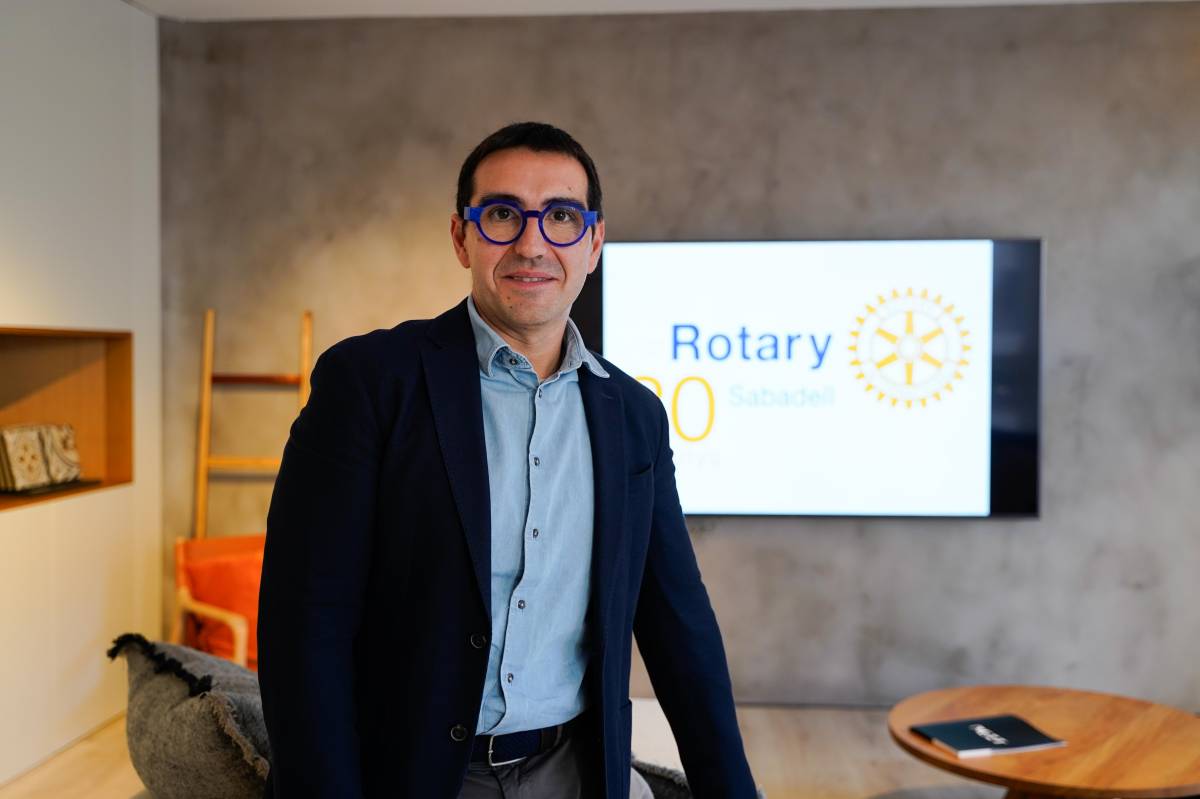 Rotary Club de Sabadell reconeix el perruquer avantguardista Alexis Ferrer amb el Premi Tenacitat 2025 
