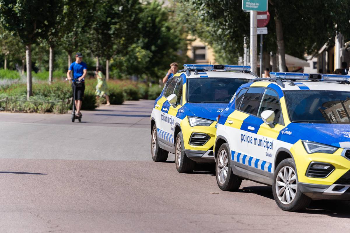 Dues furgonetes per a la nova unitat de la Policia Municipal de Sabadell