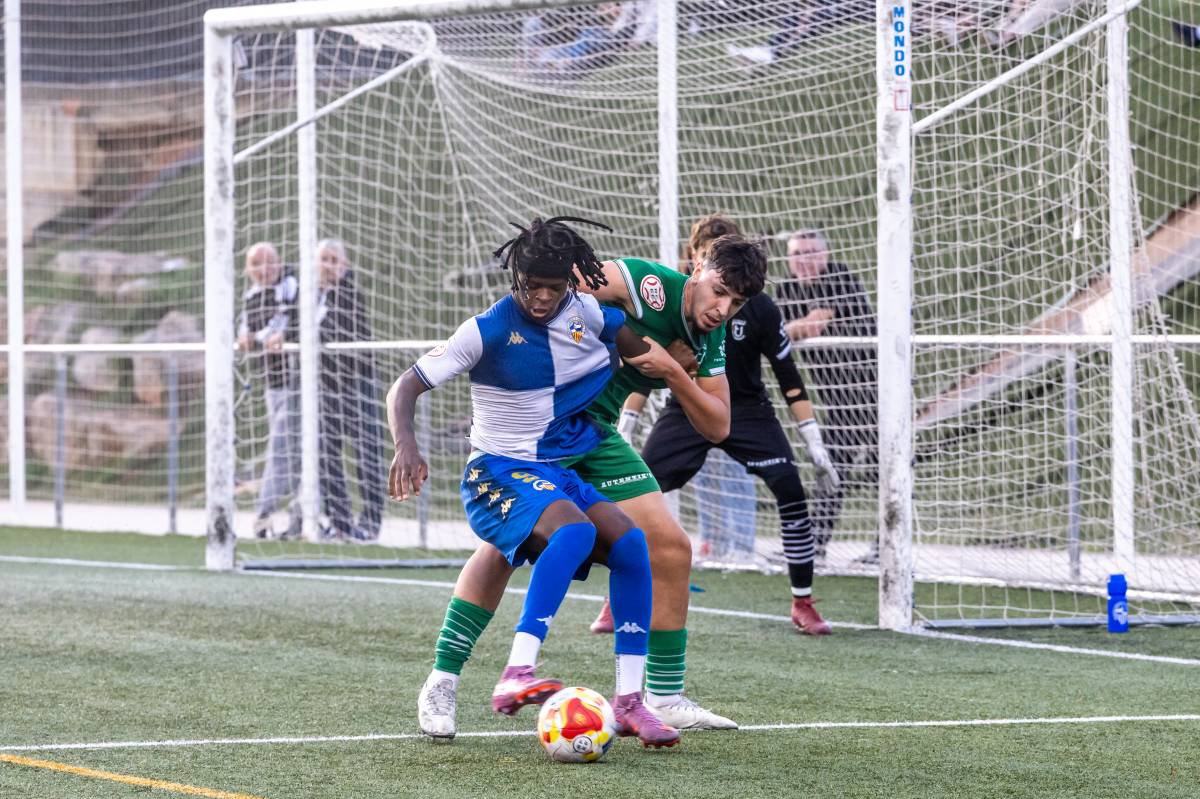 Ethan Tafara, en una acció del duel a l`Olímpia - Juanma Peláez Ethan Tafara, en una acció del duel a l`Olímpia