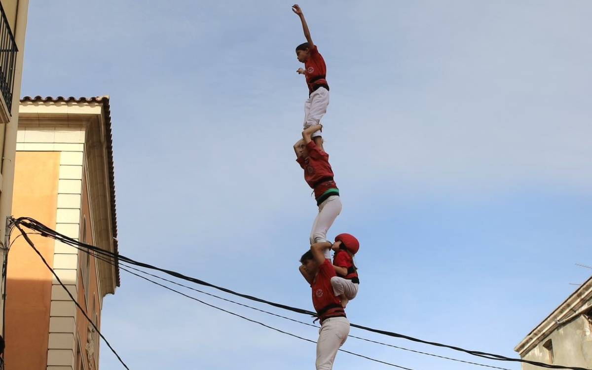 La Colla Joves Xiquets de Valls protagonitza el primer intent de pilar de 7 sense folre de la història moderna 