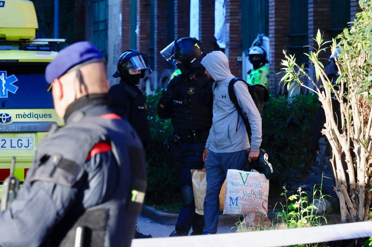 Pisos de la caserna de la Guàrdia Civil sent desallotjada - Juanma Peláez Pisos de la caserna de la Guàrdia Civil sent desallotjada