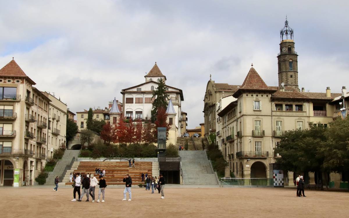 Manlleu modernitza el sistema de reg de les zones verdes