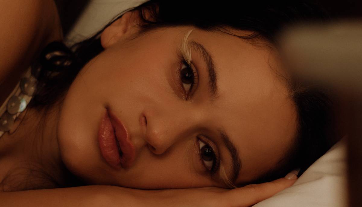 Rosalía despublica el nou tema del disc «Lux» titulat «Reliquia» poc després de publicar-ho