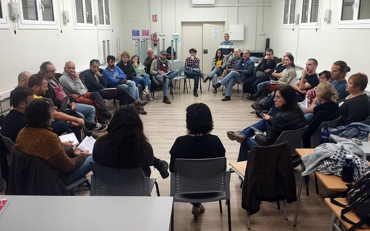 El personal educatiu constata el cansament del col·lectiu i s'insta a crear canals per mobilitzar-se