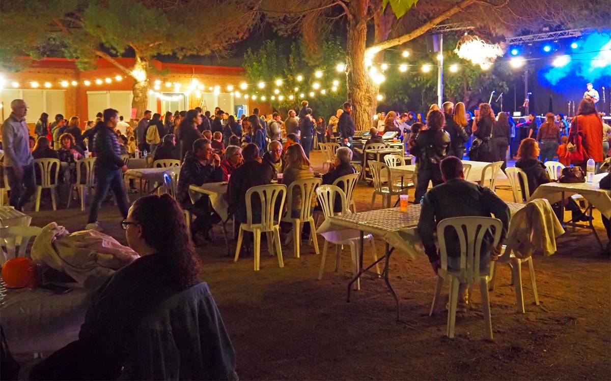 Súria celebra una Castanyada amb música, jocs i tradició al Parc Macary i Viader
