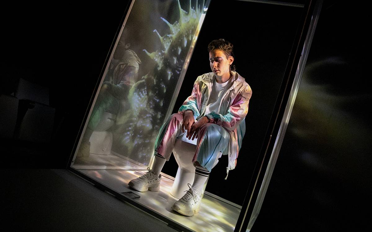 «Cavallet de mar o el peix invisible», una reflexió sobre cos i identitat al Kursaal de Manresa