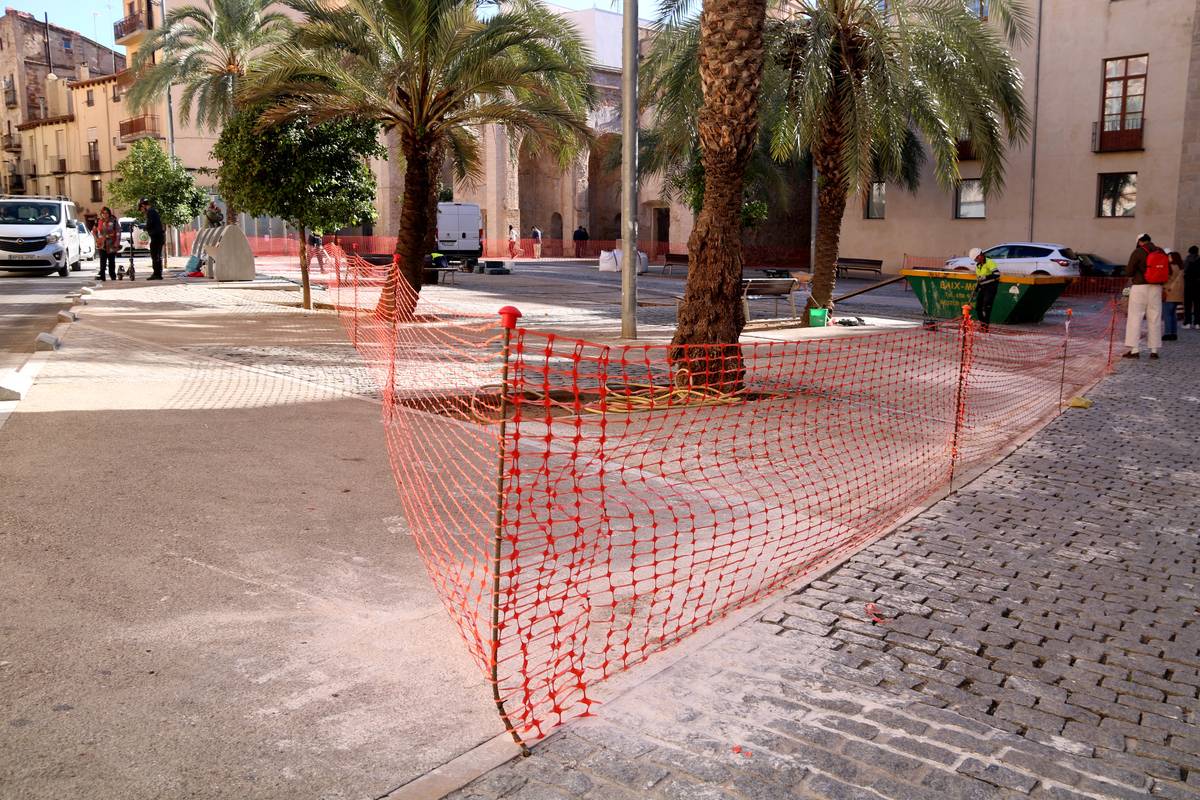 Tortosa inicia la reurbanització de la plaça dels Dolors