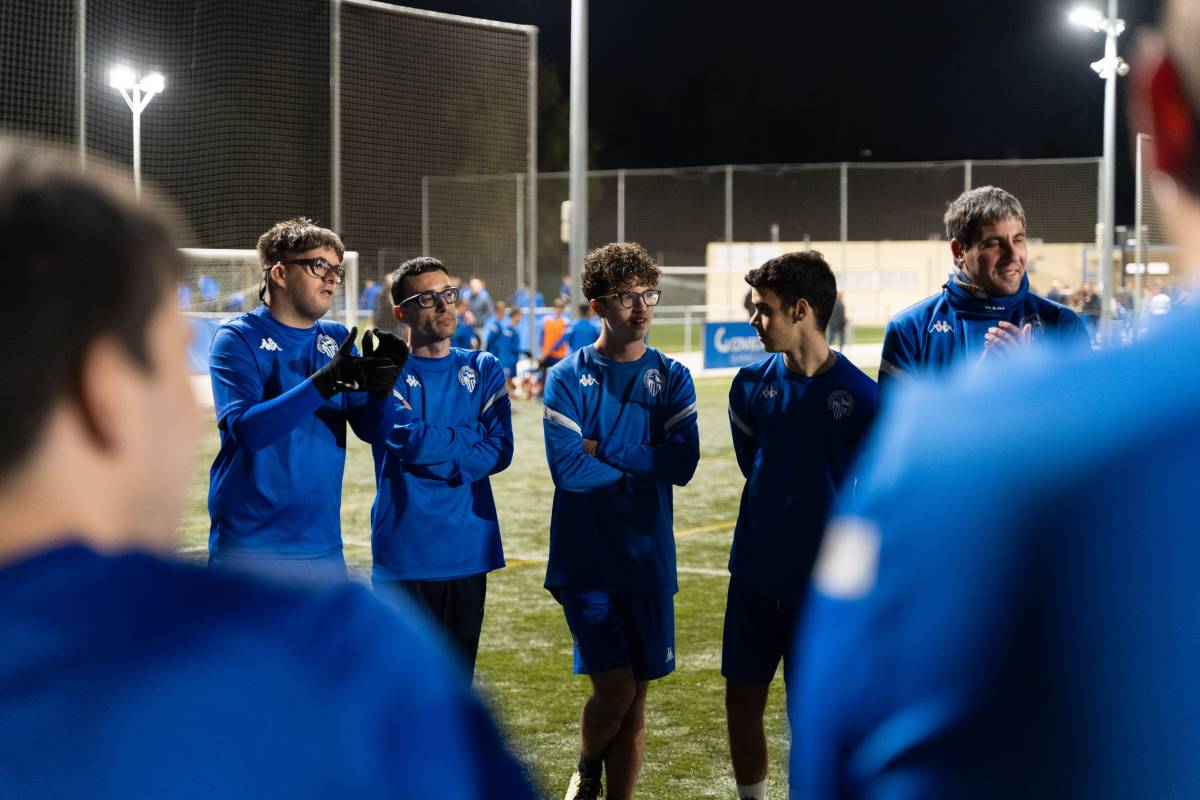 La xerrada de l`equip abans de començar - David Chao La xerrada de l`equip abans de començar