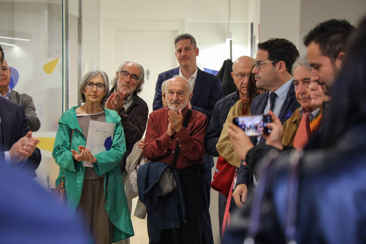 Assistents a l`acte de Caixa d`Enginyers - V. CASTILLO Assistents a l`acte de Caixa d`Enginyers