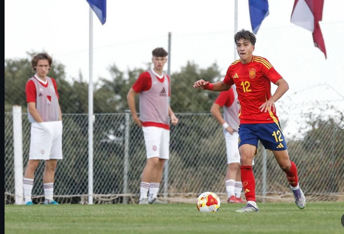 El solsoní Arnau Cases ha estat convocat novament per la selecció espanyola masculina sub-17 de futbol 
