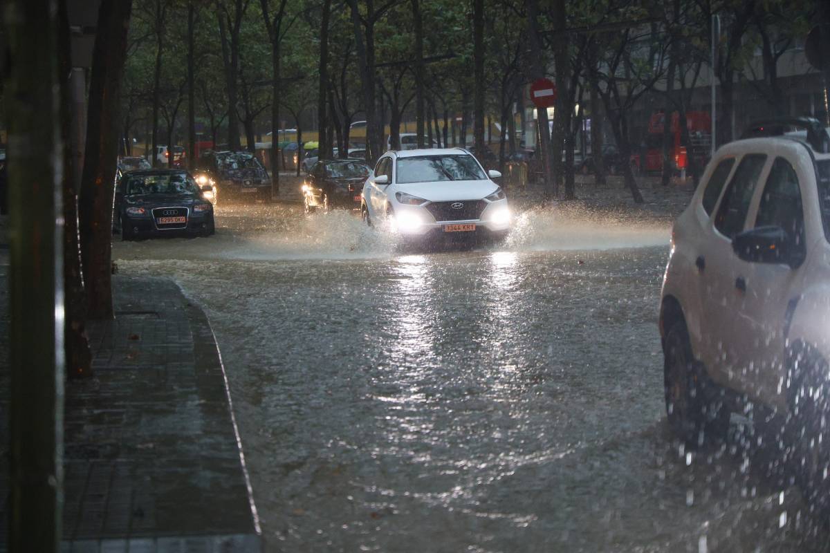 La pluja torrencial arriba a Sabadell - Víctor Castillo La pluja torrencial arriba a Sabadell