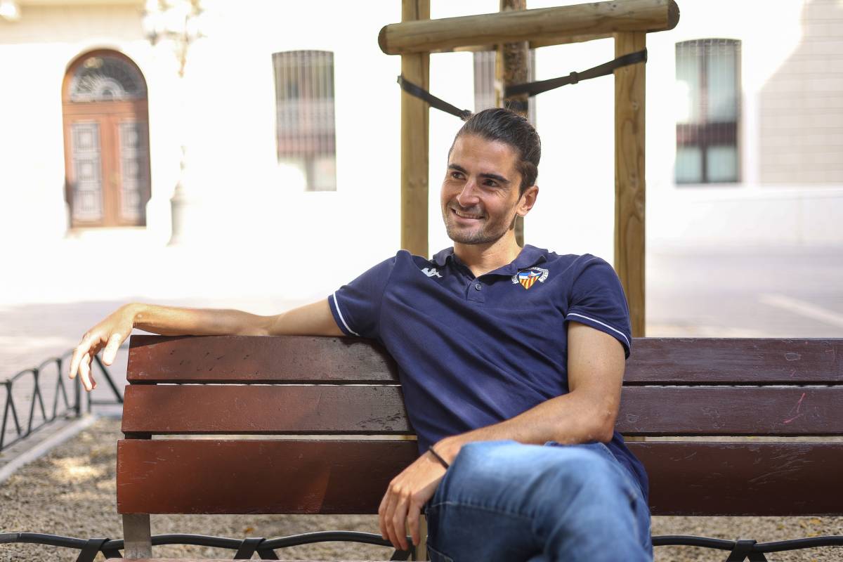 El futbolista durant la seva entrevista per al Diari de Sabadell - Víctor Castillo