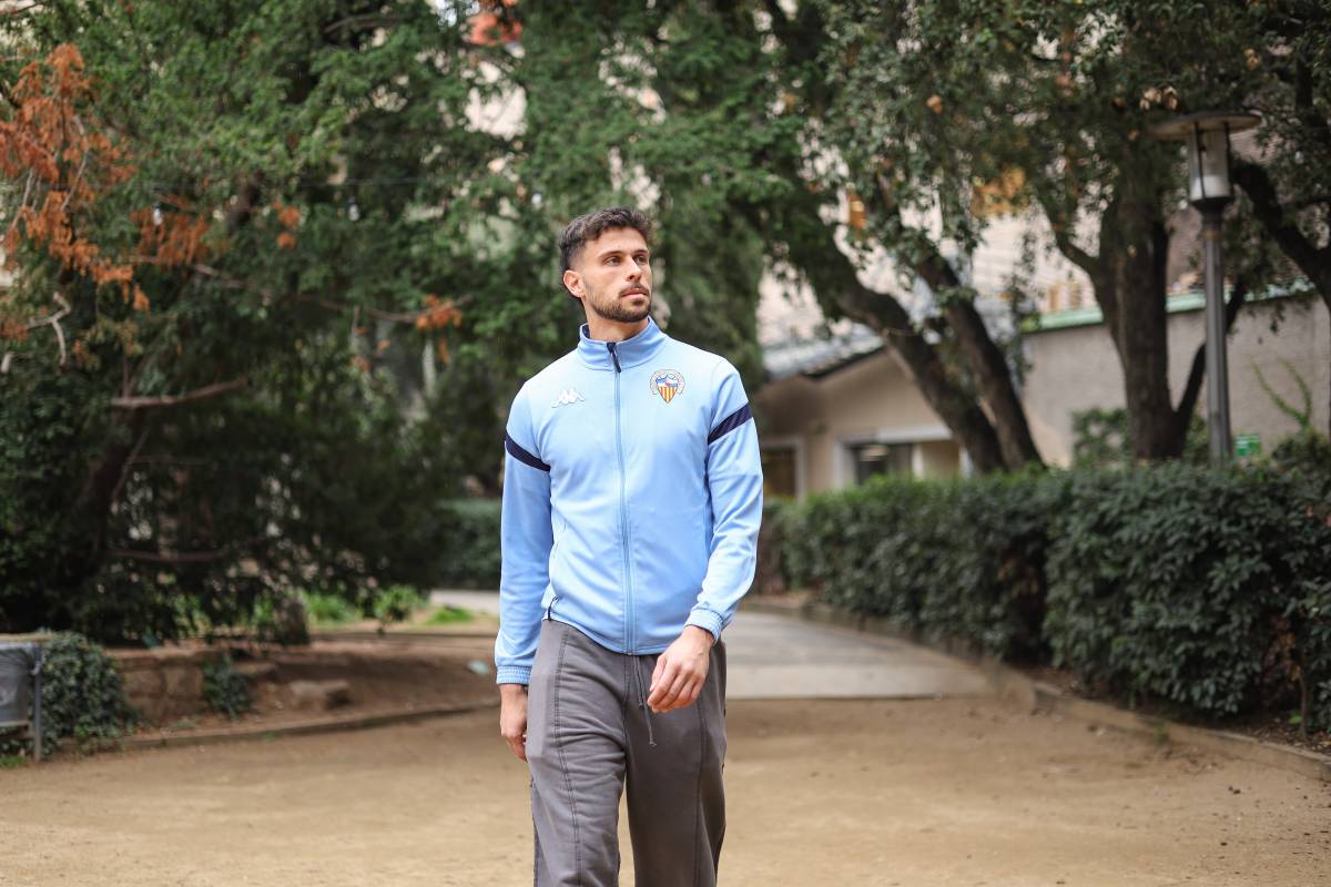 Diego Fuoli, el porter que va començar de davanter, volia ser DJ i crea gelats al negoci familiar