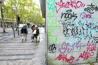 Dubtes sobre l'impacte real de la subvenció per netejar pintades: “Amb 50.000 euros no n’hi haurà per a gaire”