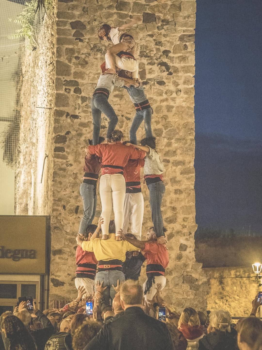 Assaig conjunt de la Colla de Castellers els Mataresos amb els Xics de Granollers - @mataresosalguer Assaig conjunt de la Colla de Castellers els Mataresos amb els Xics de Granollers