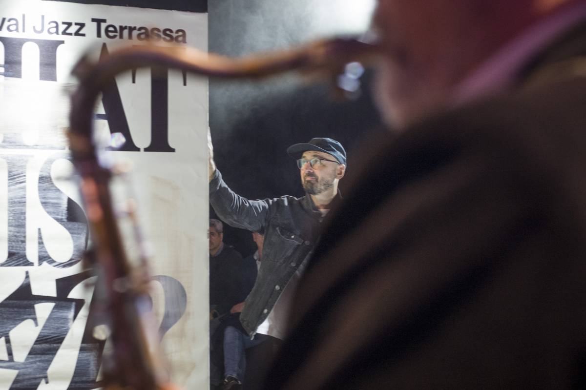 Moment de la interacció entre jazz i pintura - Nebridi Aróztegui Moment de la interacció entre jazz i pintura