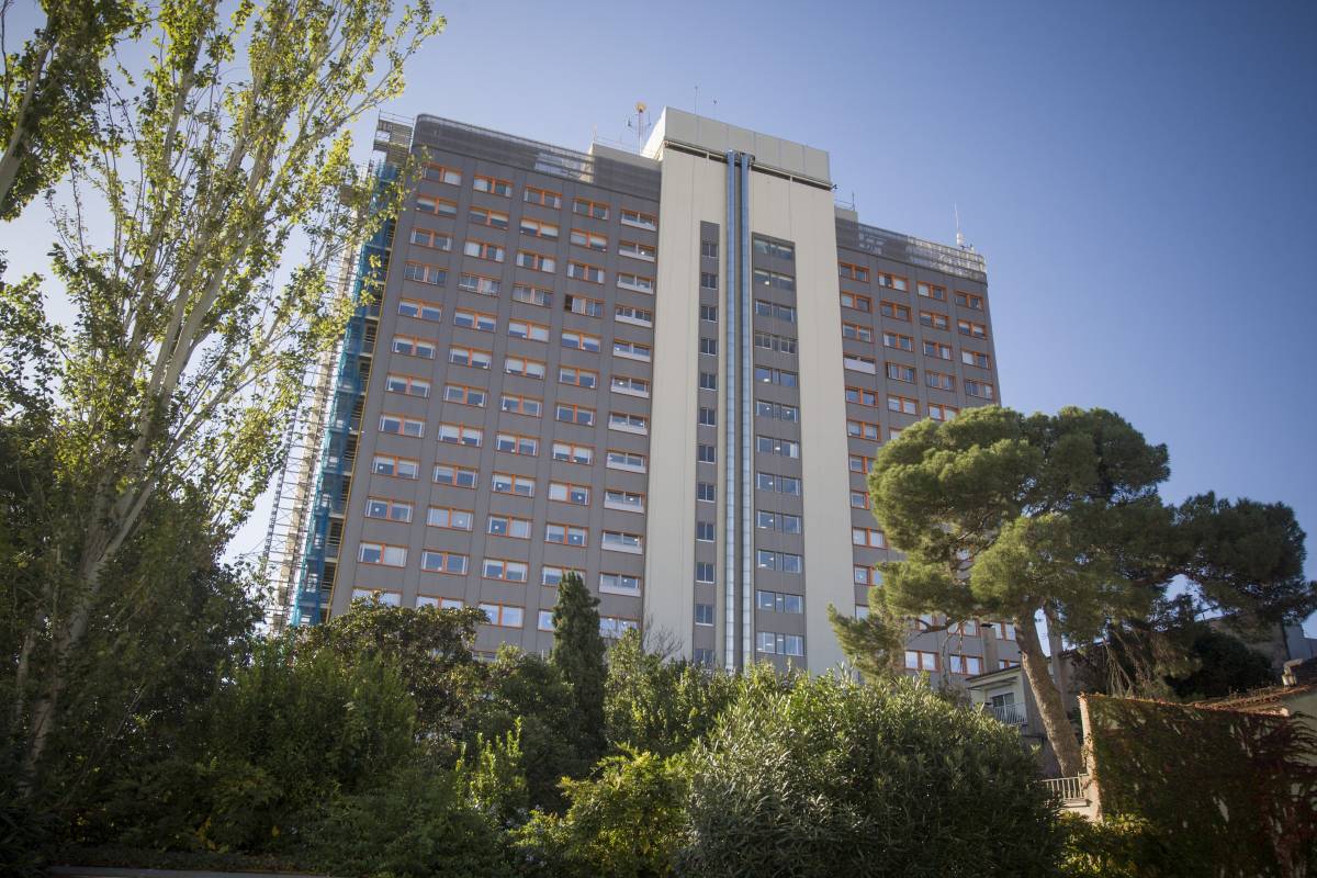 La façana nord de MútuaTerrassa, ja completada - Nebridi Aróztegui La façana nord de MútuaTerrassa, ja completada