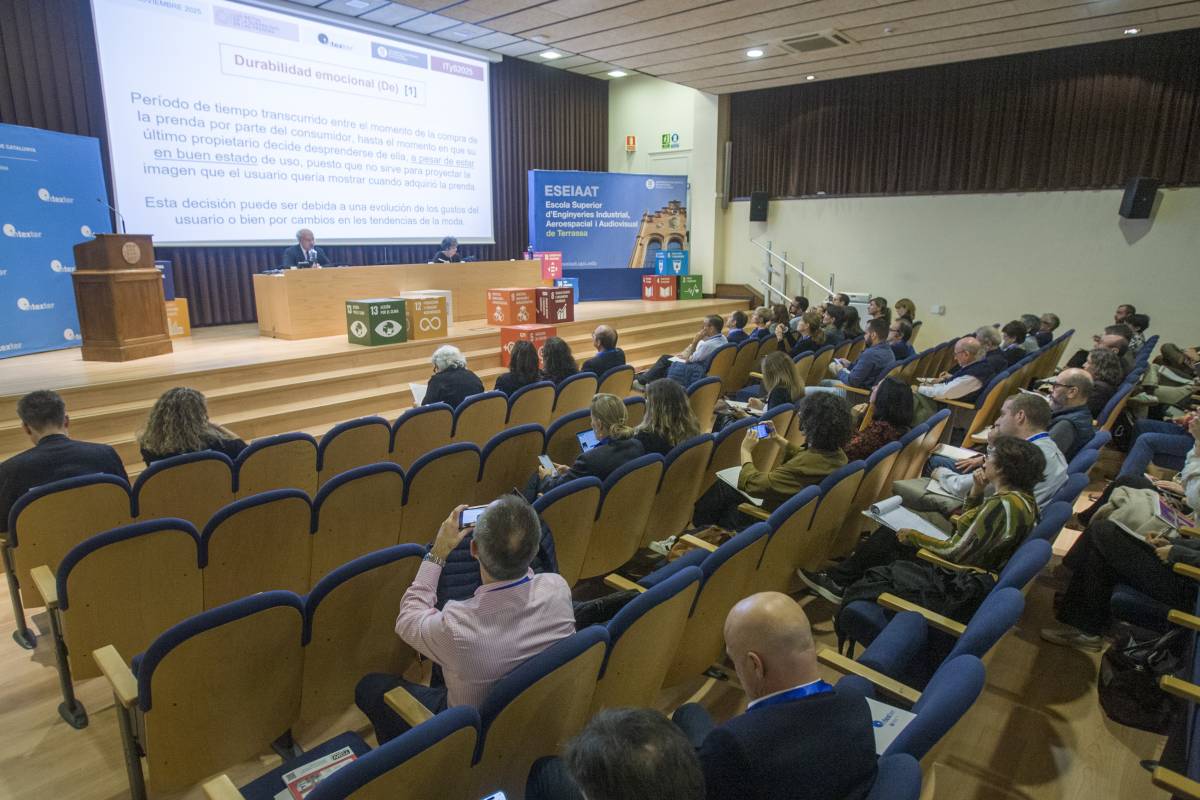 La sala d`actes de l`Eseiaat ha acollit la jornada, que també s`ha pogut seguir per YouTube - Nebridi Aróztegui La sala d`actes de l`Eseiaat ha acollit la jornada, que també s`ha pogut seguir per YouTube