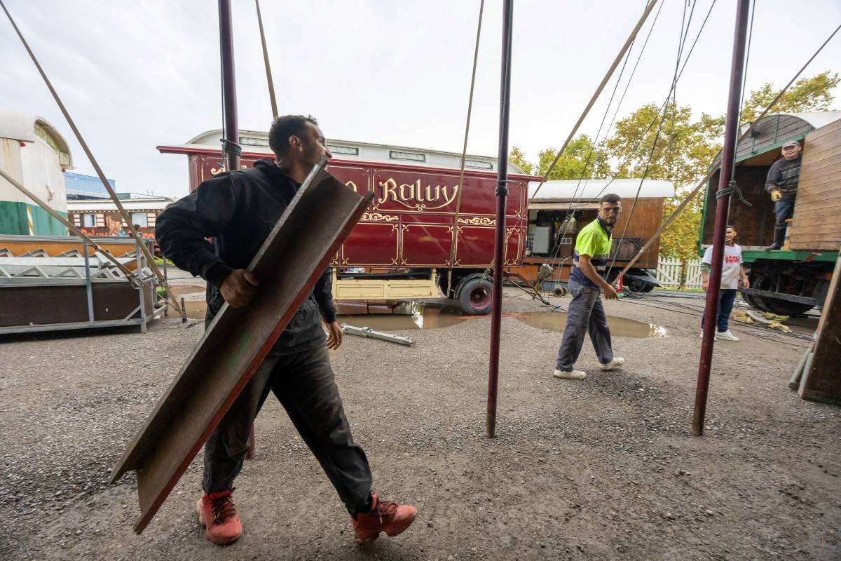 Muntatge del Circ Raluy - Juanma Peláez Muntatge del Circ Raluy