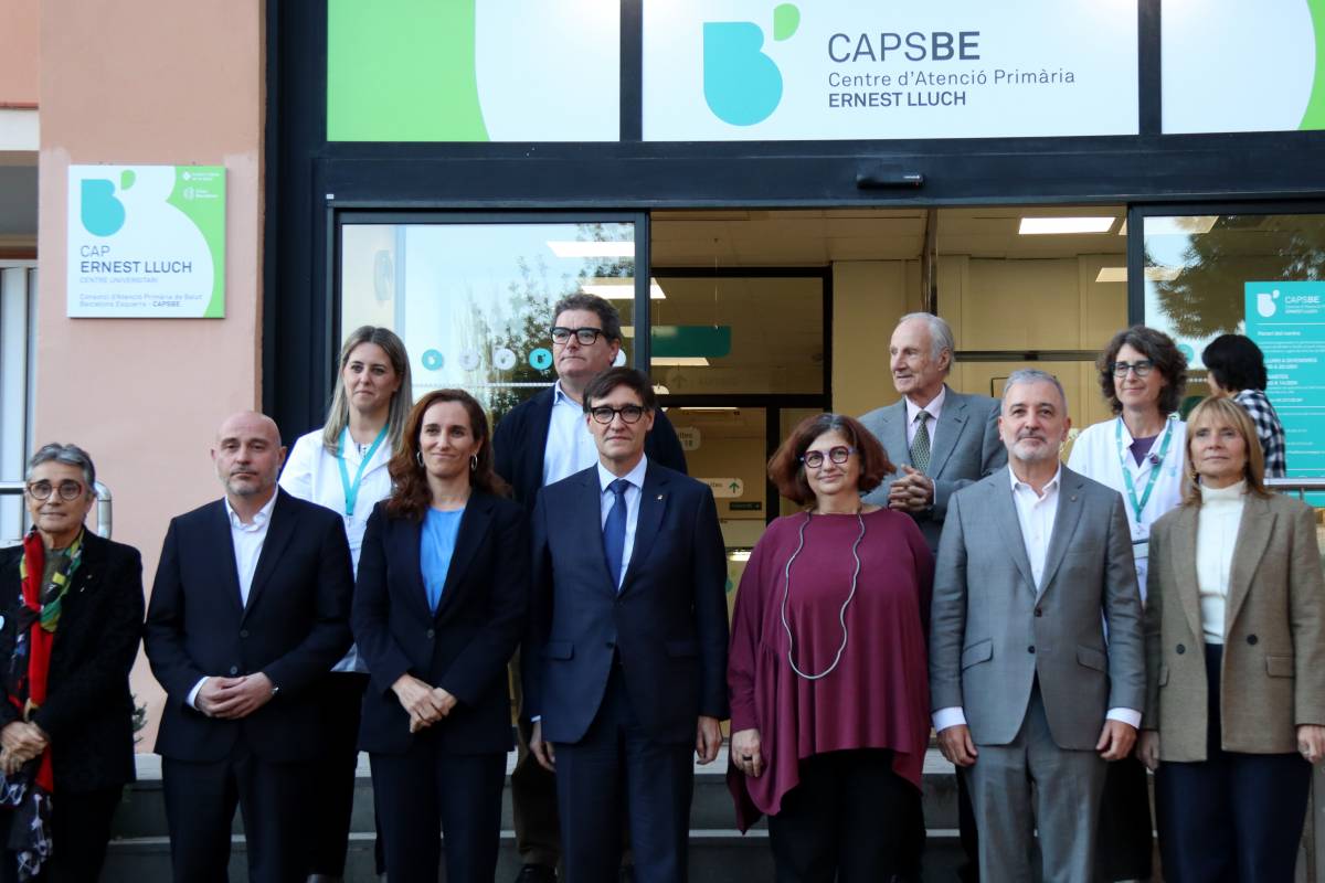 El CAP de les Corts de Barcelona passa a dir-se «Ernest Lluch» en homenatge a l'exministre 