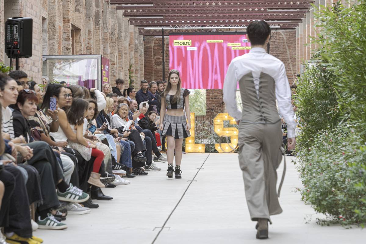 La desfilada de moda del Moaré, al Vapor de Prodis - Lluís Clotet La desfilada de moda del Moaré, al Vapor de Prodis