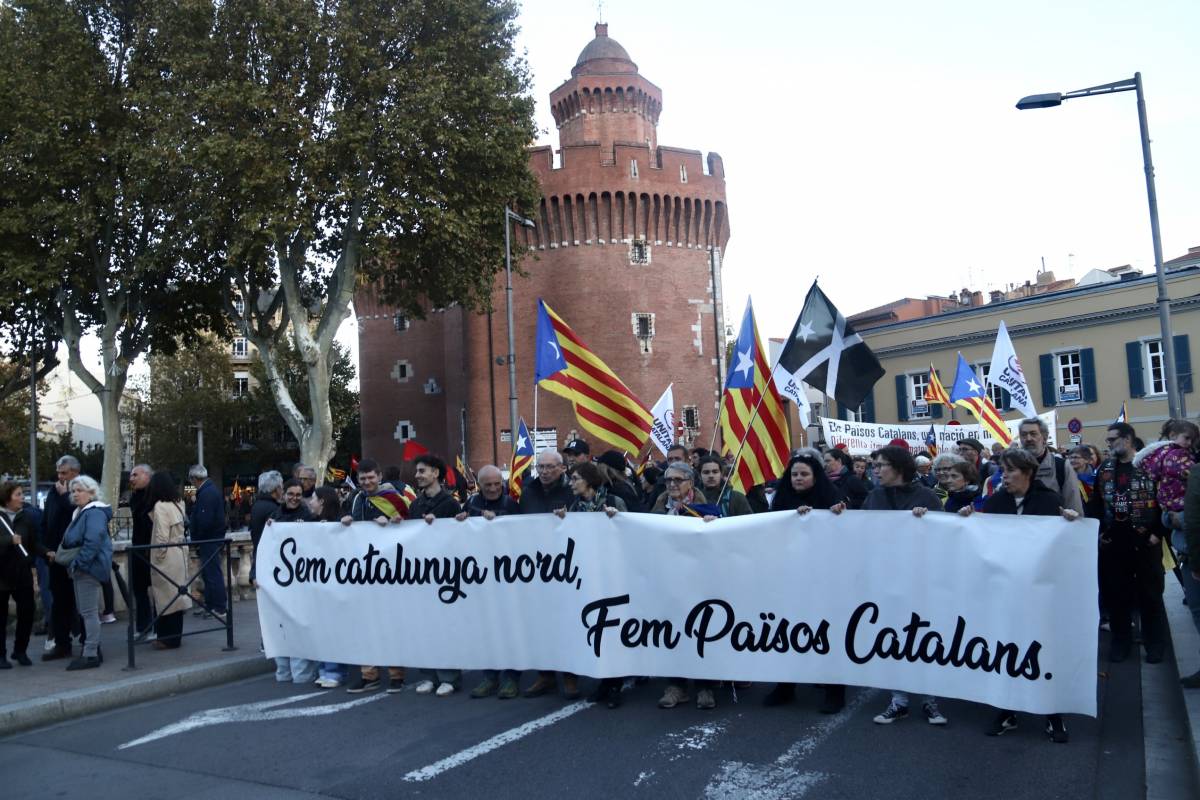 Un miler de persones es manifesta a Perpinyà amb motiu de la Diada de la Catalunya Nord