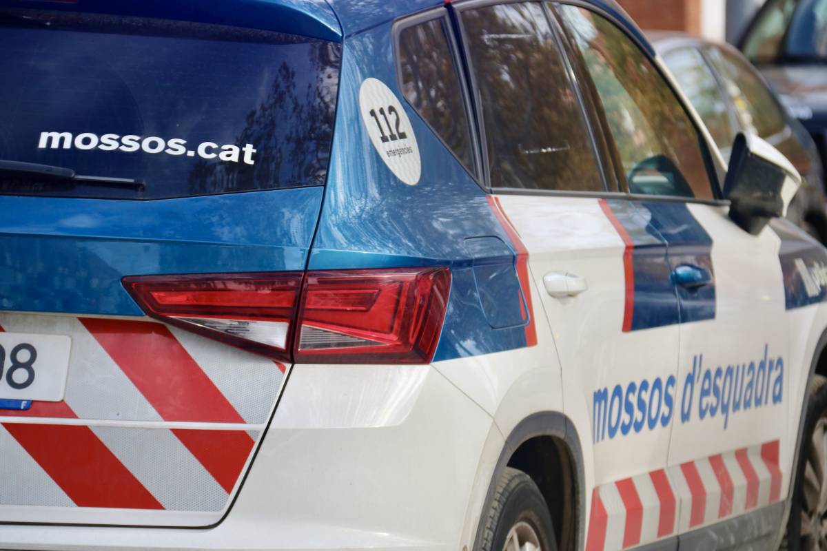 Cinc anys després, a judici el mosso que va fer ús d’una Taser contra una noia a Sabadell