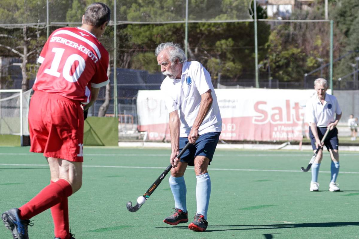 L'etern esperit del hockey: els +80 fan rodar la bola a les Pedritxes
