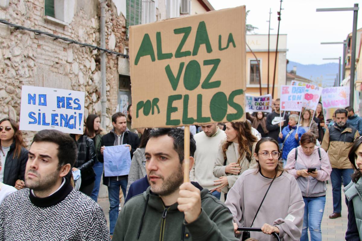 Manifestació a Palau-solità contra l'escola bressol - ACN