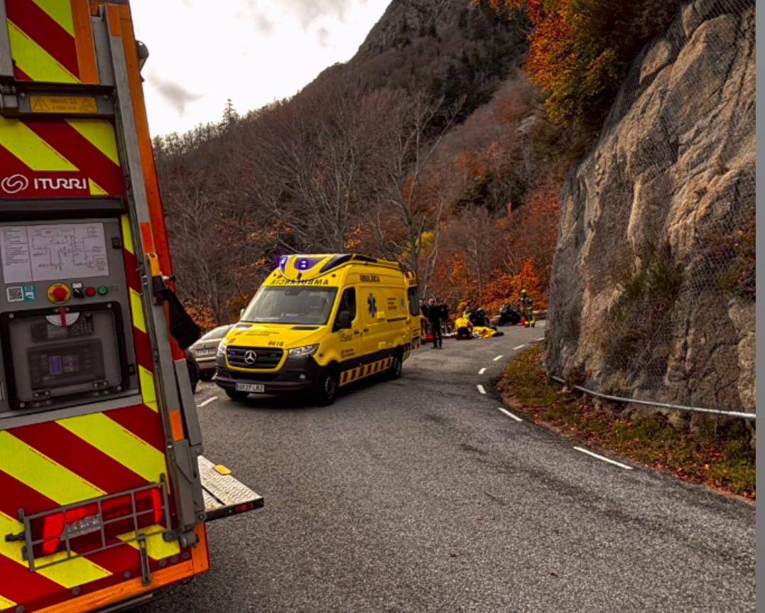 Atenció a un ferit per caiguda amb moto. - Bombers d'Arbúcies