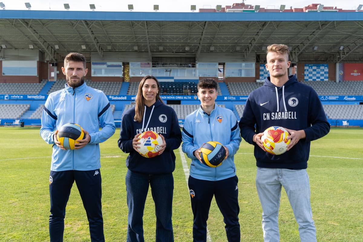 Kaiser, González, Sánchez-Arévalo i Cabanas, a la gespa de l`estadi