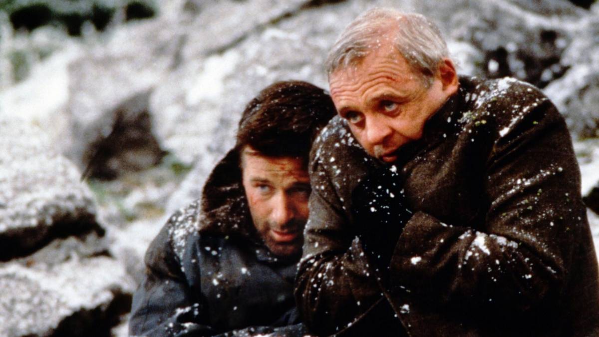Alec Baldwin i Anthony Hopkins a The Edge