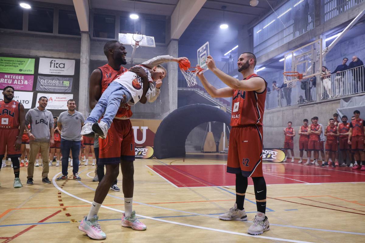 Un dels jocs durant l`acte