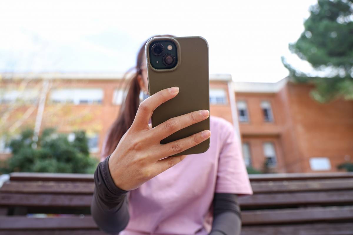 Les xarxes socials, la nova televisió dels joves: "La veritat es valora menys, volem coses entretingudes o d’acord amb el que pensem"