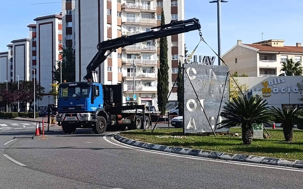 Valls instal·la un gran tòtem que promociona la ciutat com a Terra Calçotada