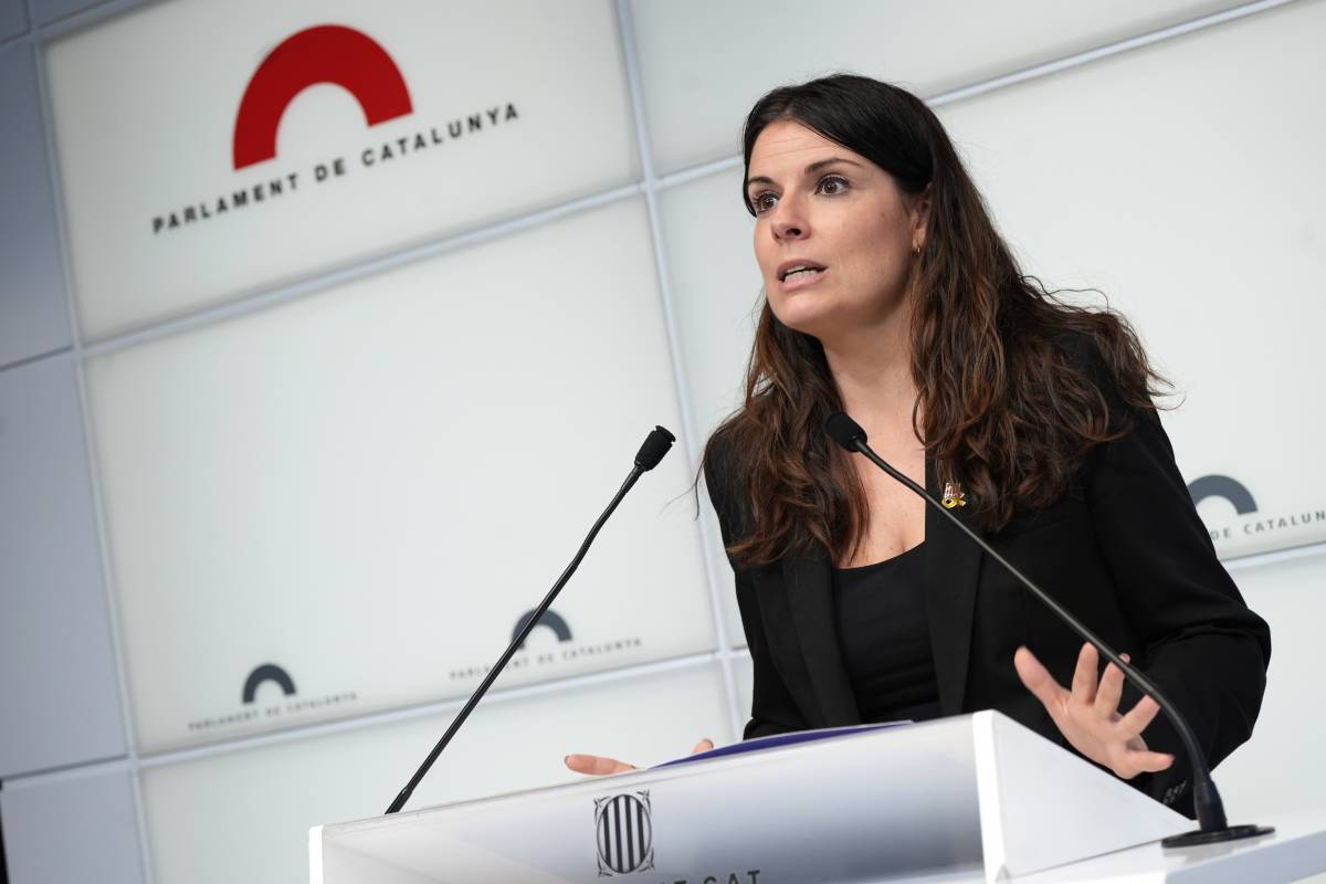 Junts creu que el PSOE fa «una nova aixecada de camisa» a ERC per l'ajornament de la proposta de l'IRPF