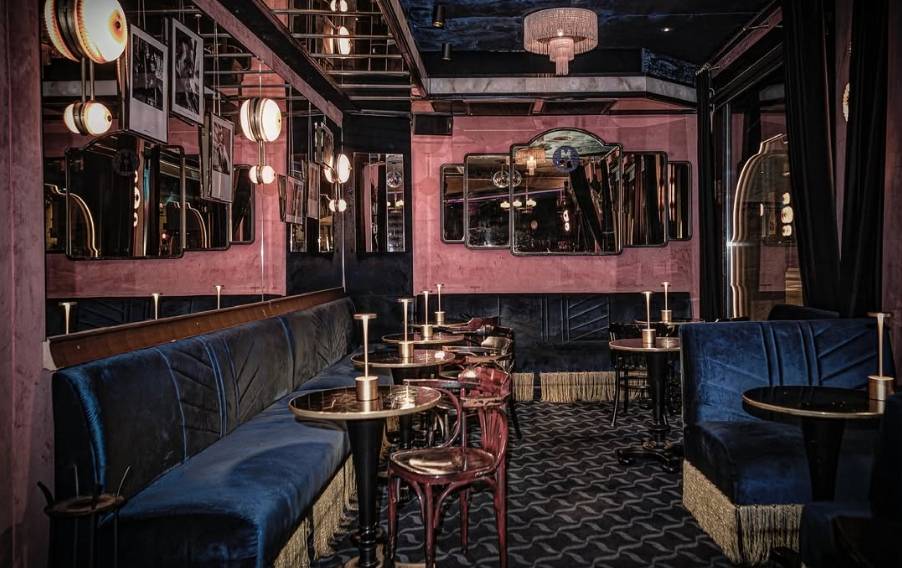 La popular cocteleria de Barcelona que va rebutjar Rosalía: «No dones el perfil»