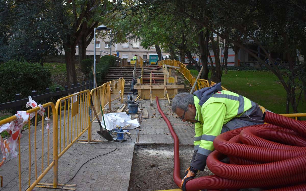 L'Ajuntament de Manresa inicia les obres per millorar l'accessibilitat d'un recorregut de vianants a la Font