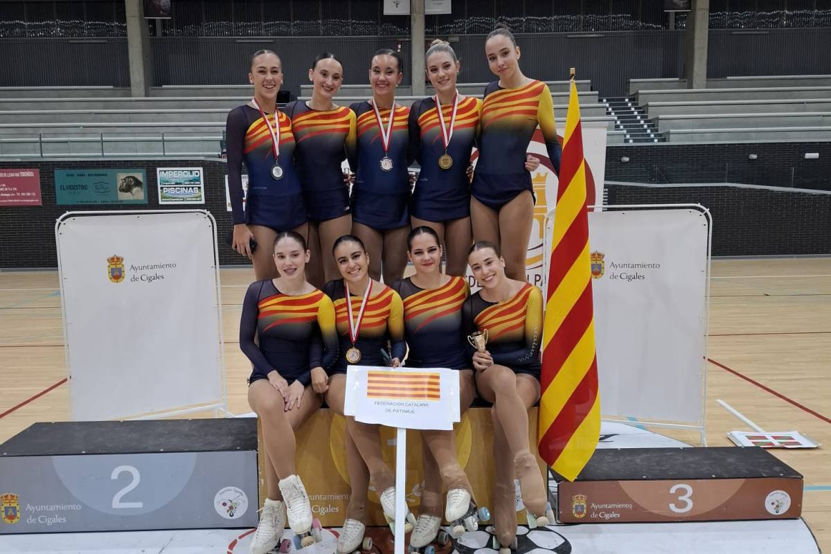 Les patinadores de la selecció catalana amb Núria i Ares Navarro - 