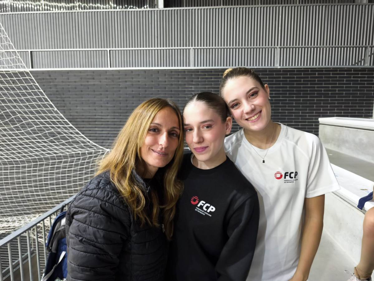De dreta a esquerra Núria i Ares Navarro, amb Ester Fornell (entrenadora) - 